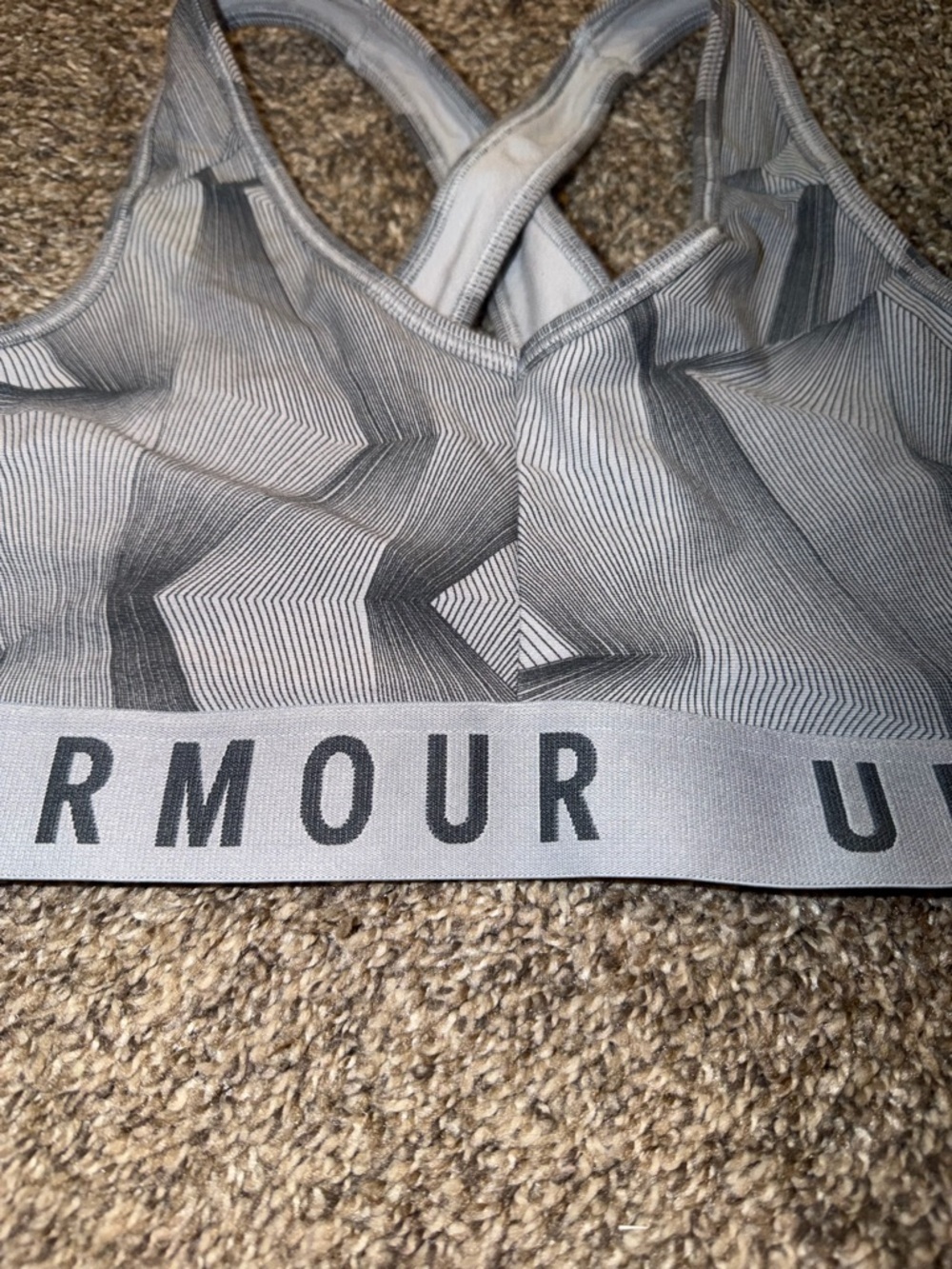 Under Armour Light Gray Geometric Racerback Sports Bra Size Small - Picture 3 of 5